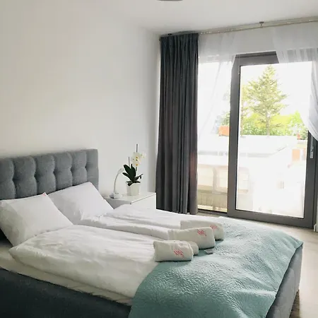 Your Holidays Promenada Gwiazd 14 C35 *